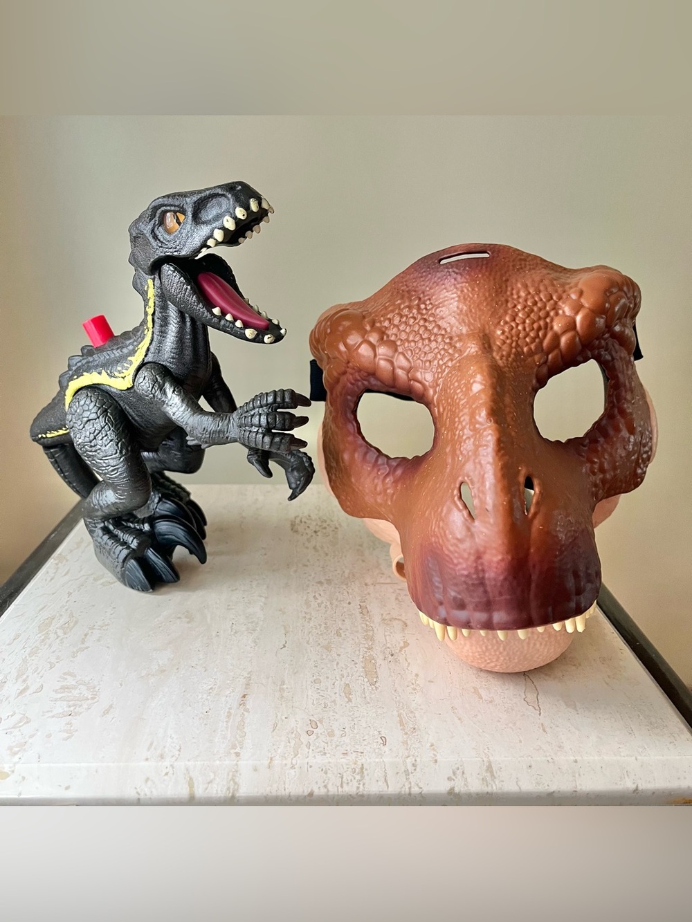 Jurassic Park Mask and Figure Lot